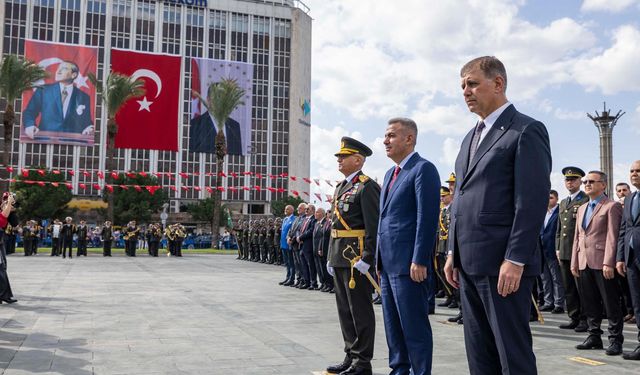 İzmir’de Cumhuriyet Bayramı kutlamaları başladı