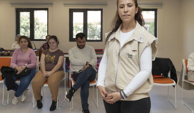 Hissederek dans ettiler