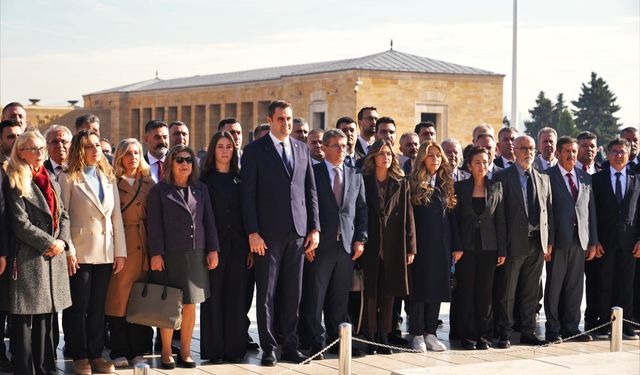 CHP İzmir Anıtkabir'de Atasının Huzurunda