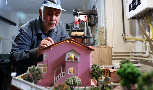 Emekli öğretmen atık malzemelerden maket ve ahşap eşya yapıyor