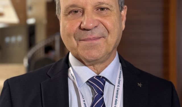 Emisyonsuz araçlar için şarj istasyonları da yenilenebilir enerjiye yöneliyor