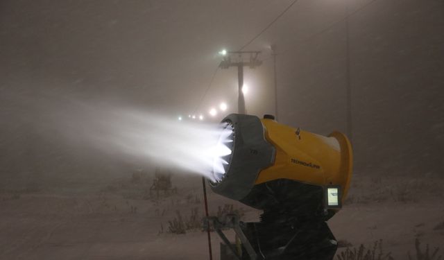 Erciyes Kayak Merkezi, suni karlama ile yeni sezona hazırlanıyor