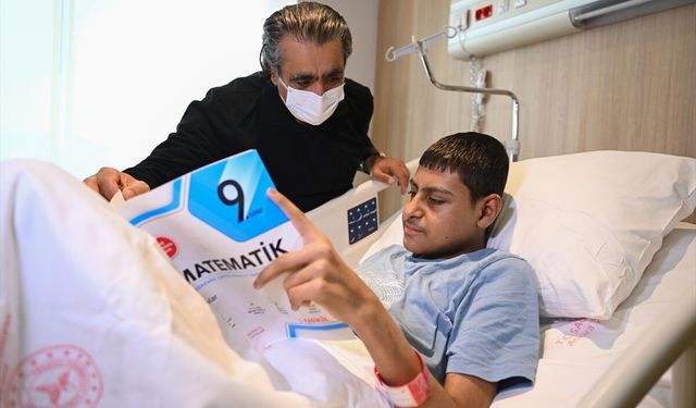 Lösemili öğrenci, hastane odasında yılmadan hazırlandığı LGS maratonundan zaferle çıktı