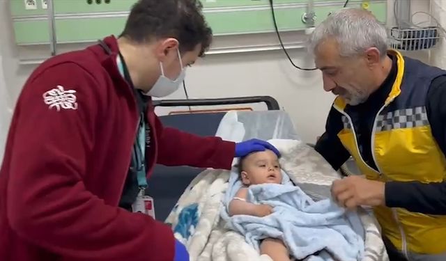 Şanlıurfa'da havale geçiren bebek paletli ambulansla hastaneye ulaştırıldı