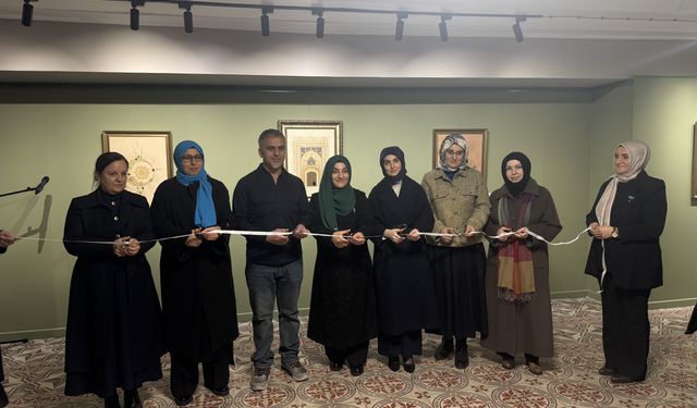 'Baktığın Kadar Varsın' sergisi Dolmabahçe Resim Müzesi'nde açıldı