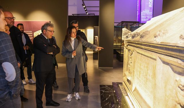 DEÜ Rektörü Prof. Dr. Yılmaz İznik'teki arkeolojik kazı alanını ziyaret etti