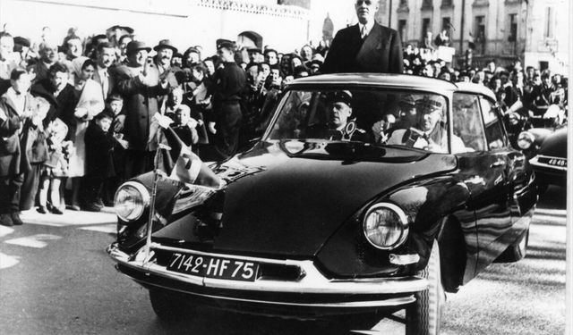 DS Automobiles 4 özel başkanlık otomobilini Retromobile Fuarı'nda sergileyecek