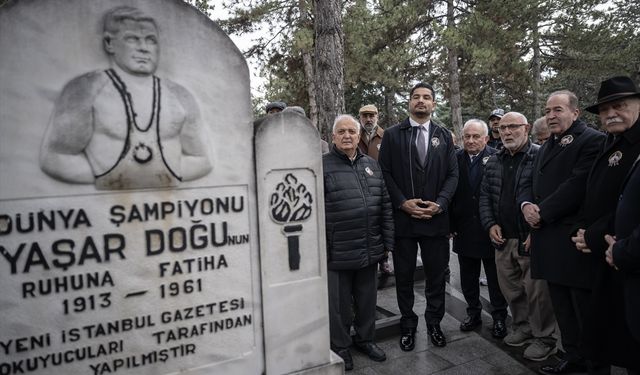 Efsane güreşçi Yaşar Doğu, mezarı başında anıldı