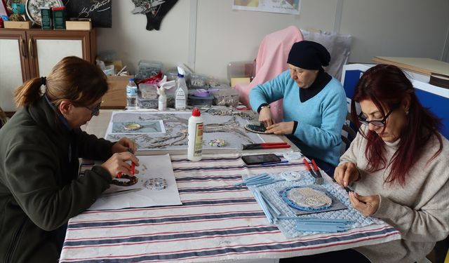 Hatay'da devlet desteğiyle üretimi sürdüren mozaik sanatçıları Avrupa'ya açıldı