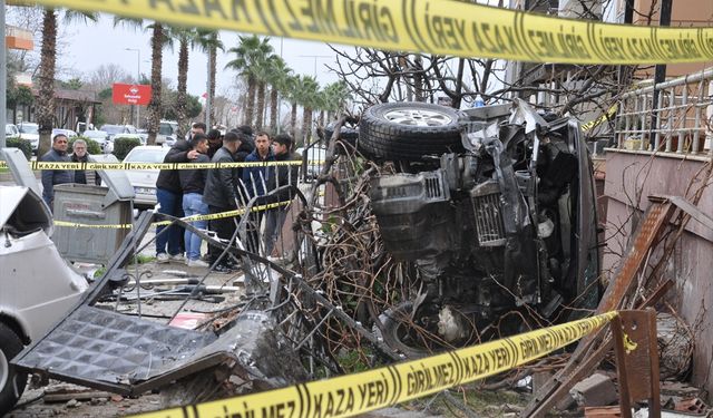 İzmir'de trafik kazasında 6 kişi yaralandı