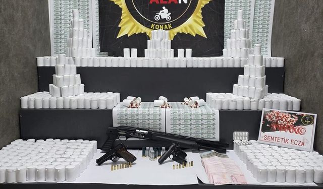 İzmir'de uyuşturucu operasyonunda 3 zanlı yakalandı