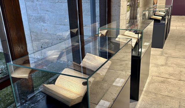 Öğrenciler Türkçenin bayraktarı Aşık Paşa'nın eserlerini müzede öğreniyor