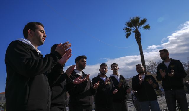 Türküler, üniversiteli gençlerin 'alkış'ında ritim buluyor