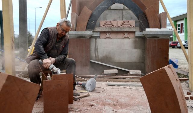 Yardımcı olmak için başladığı taş işlemeciliğiyle 12 yılda 164 çeşme yaptı