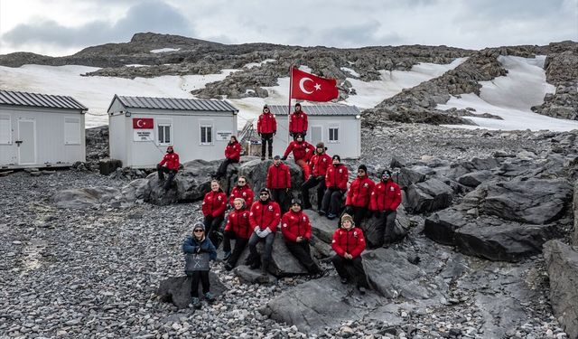 Antarktika'da 10. yıl: Türk bilim insanları gezegenin geleceği için çözüm arayışını sürdürüyor