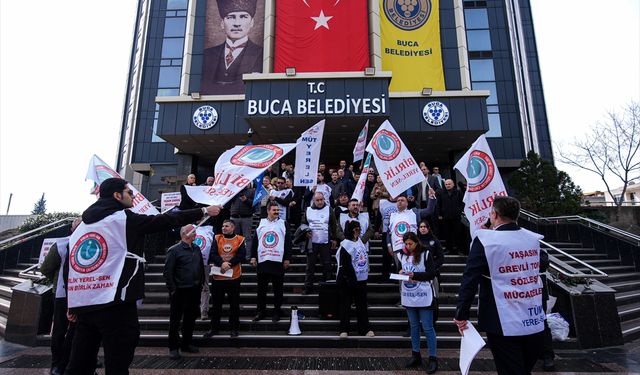 Buca Belediyesinde görevli memurlar alacakları için eylemlerini sürdürüyor