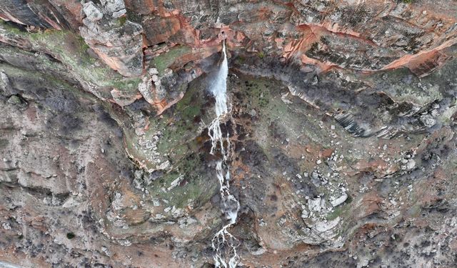 Eski darphaneden çağlayan Zebil Şelalesi yılın sadece 2 ayı akıyor