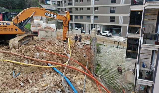 İzmir'de çöken istinat duvarıyla ilgili 'acilen yeniden yapılmalı' raporu hazırlanmış
