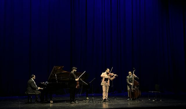 Janoska Ensemble, AKM'de müzikseverlerle buluştu