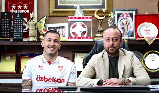Sivasspor, Arnavut golcü Rey Manaj'ı yeniden kadrosuna kattı