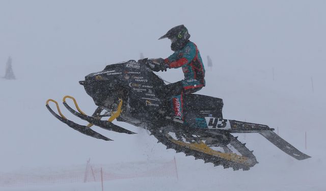 'Yeşilay Dünya Kar Motosikleti Şampiyonası'nın Türkiye etabı Rize'de yapıldı