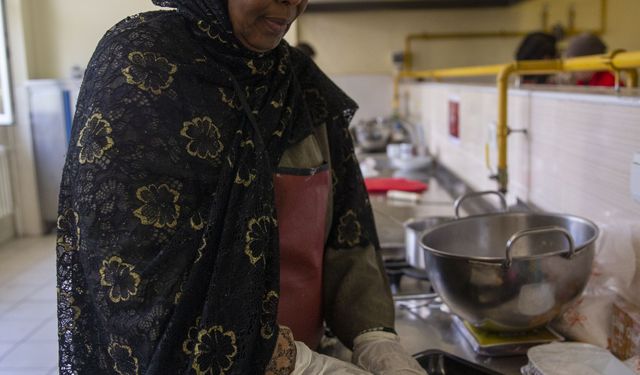 Bolu'da 'kardeşlik sofrası' 5 ülkenin bayram tatlıları için kuruldu