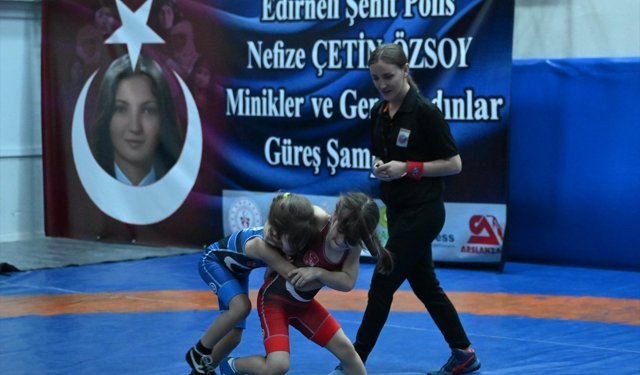 Edirne'de şehit polis Nefize Çetin Özsoy anısına güreş şampiyonası düzenlendi