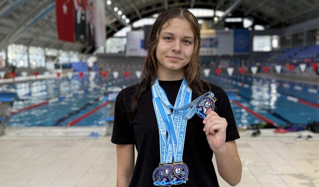 Milli yüzücü Derin Anbarlı'nın hedefi uluslararası organizasyonda madalya almak