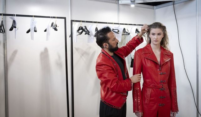 Moskova Moda Haftası'nda Türk tasarımcının koleksiyonu ilgiyle karşılandı