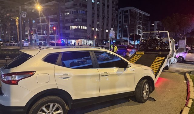 İzmir'de otomobille çarpışan motosikletin sürücüsü öldü