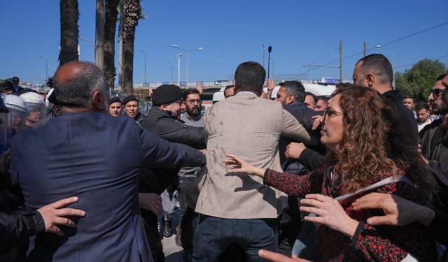 İzmir'de Vakıflar'a devredilen eski DGM binalarının tahliye süreci başladı