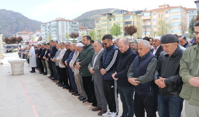 Samsun ve çevre illerde Kahramanmaraş'taki okul saldırısında ölenler için gıyabi cenaze namazı kılındı