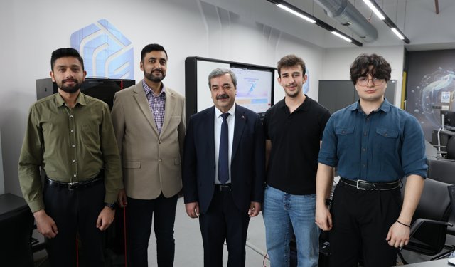 SBTÜ'lü öğrenciler, Huawei ICT Competition Avrupa Bölge Finali'nde birincilik elde etti