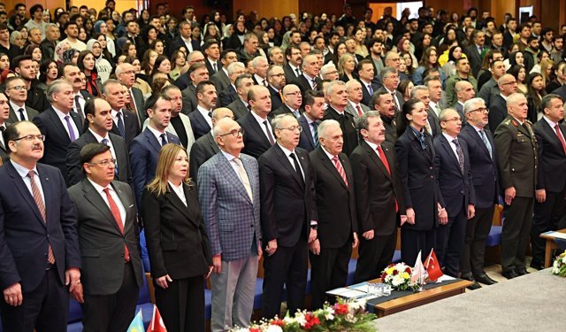 TDT Aksakallar Konseyi Başkanı Yıldırım 'Türk Dünyası Şehircilik Zirvesi'nde konuştu: