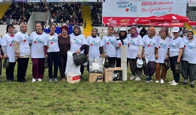 Antalya'da kadınlar 27. Geleneksel Tarım ve Seracılık Festivali'nde kıyasıya yarıştı