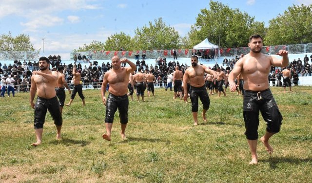 Balıkesir'de 18. Geleneksel Şehit Hamdibey Yağlı Güreşleri düzenlendi