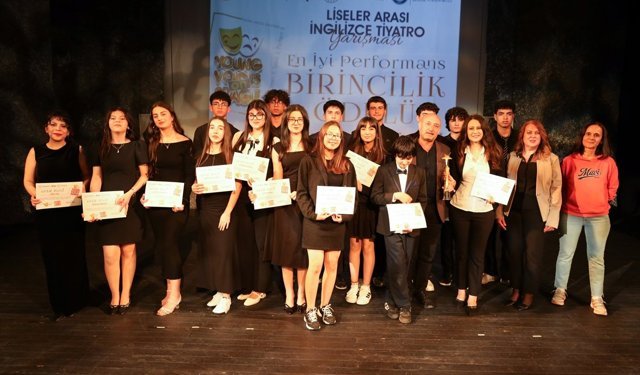 Diyarbakır'da 'Aile' temalı liseler arası İngilizce tiyatro yarışması tamamlandı