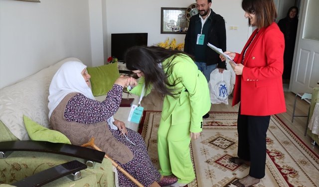 Erzincan'da 70 yaş ve üzeri vatandaşlar 'psikososyal destek'le yalnız bırakılmıyor
