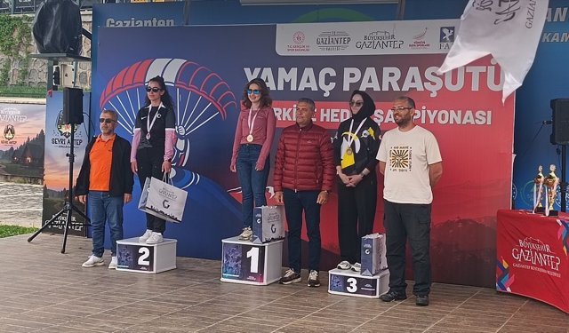 Gaziantep'te düzenlenen Türkiye Yamaç Paraşütü Hedef Yarışması sona erdi