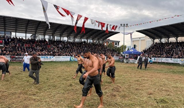 Geyikkoşan Yağlı Güreşleri'nde başpehlivan Mustafa Taş oldu