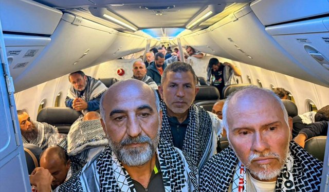 İsrail'in alıkoyduğu Küresel Sumud Filosu aktivistleri yaşadıklarını anlattı