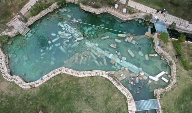 Pamukkale'deki 'Kleopatra Havuzu' yeniden ziyarete açıldı