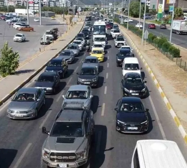 30 milyonu aşkın taşıt trafikte! Otomobillerde 'gri'yi sevdik