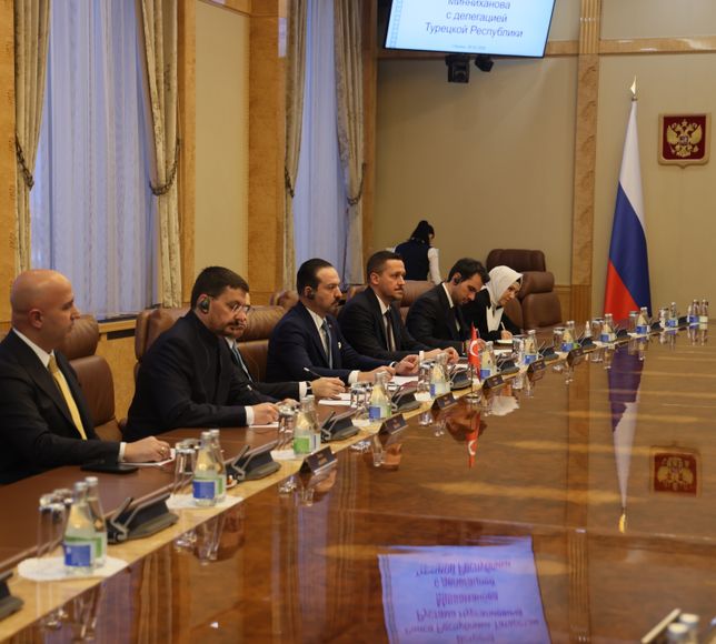 AK Parti Genel Başkan Yardımcısı Zorlu, Tataristan Cumhuriyeti Reisi Minnihanov'la görüştü: