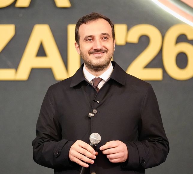 AK Parti İstanbul İl Başkanlığı önünde 'ramazan etkinlik alanı' açıldı