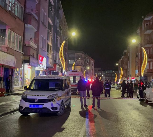 Aksaray'da eski eşini ve onun kuzenini öldüren kişi aynı silahla intihar etti