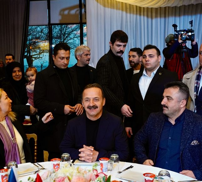 Anahtar Parti Genel Başkanı Ağıralioğlu, İstanbul'da partisinin iftar programına katıldı: