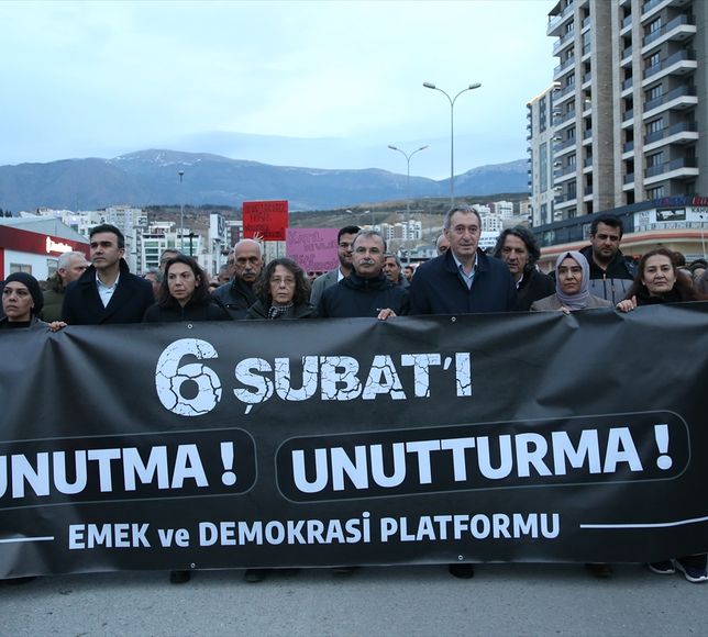 Bakırhan ve Bulut, Hatay'da depremlerde yaşamını yitirenleri anma yürüyüşüne katıldı