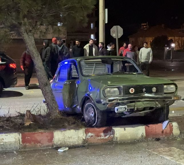 Burdur'da otomobilin çarptığı 3 yaya yaralandı