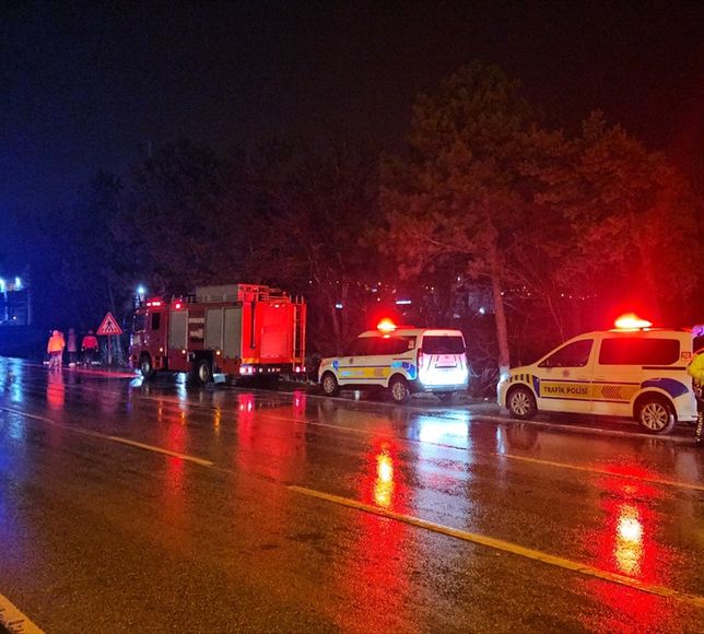 Çorum'da şarampole devrilen otomobilin sürücüsü yaralandı